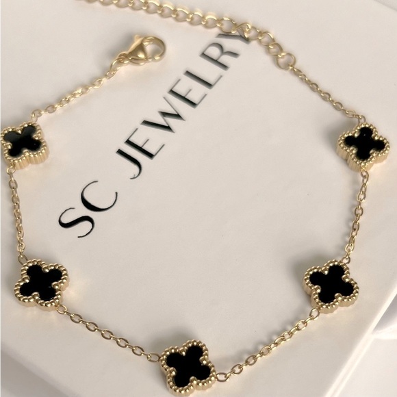 🎄 HOLIDAY PICK 🎄 Last 3 🔥 Black Clover Bracelet Double Sided Petite Clover - Picture 1 of 10